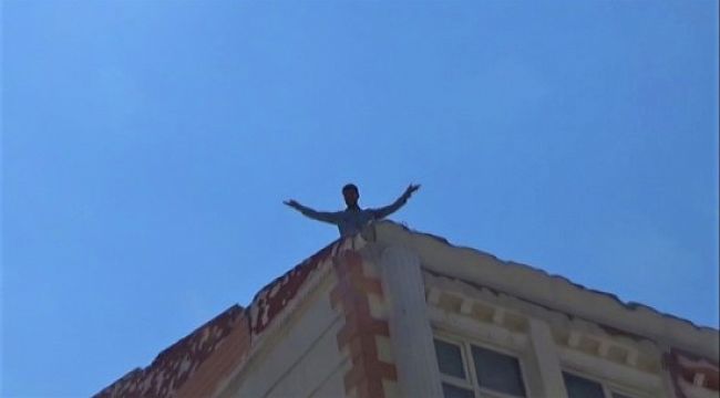 Genci intihardan polis kurtardı