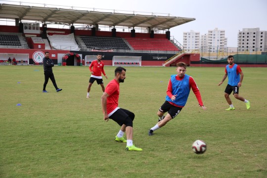 Karaköprü Belediyespor liderligi sürdürmek istiyor
