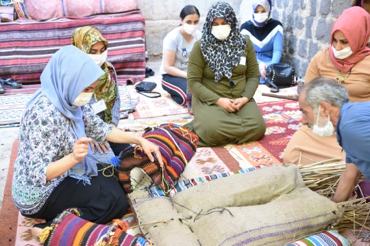 Siverek’te kaybolan meslekler için kurs açıldı (Video)