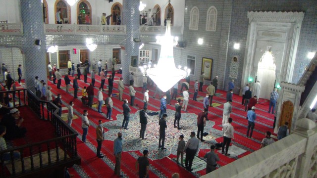 Peygamberler şehri Şanlıurfa'da Mevlit Kandili ihya edildi (Videolu Haber)