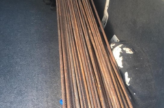İnşaat malzemesi çalmak isteyen 2 şahıs yakalandı