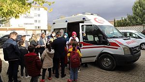 Eyyübiye ilçe sağlık müdürlüğü mobil aşı ekipleri, kapı kapı dolaşarak vatandaşların aşılarını yapıyor.