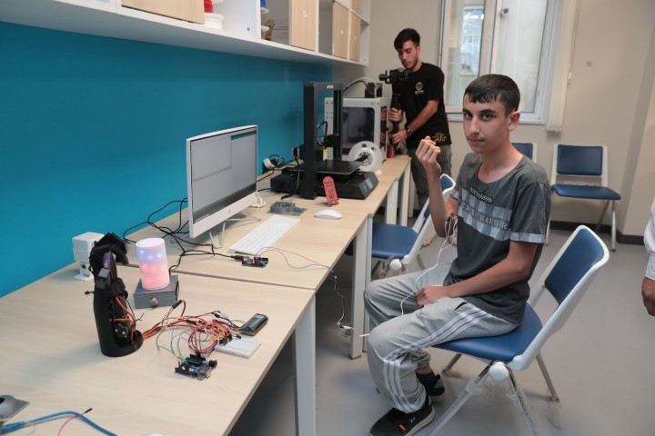 Beyazgül, “gençlerimize güveniyor ve her zaman destekliyoruz” (Video Haber)