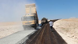 Büyükşehir'den Harran kırsalında sathi asfalt çalışması (video)