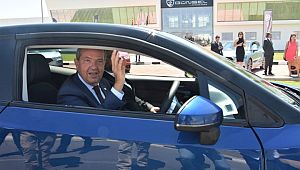 KKTC Cumhurbaşkanı Tatar milli otomobil GÜNSEL ile test sürüşü yaptı