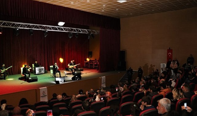 Bora Öge Şanlıurfalılara unutulmaz bir akşam yaşattı (video)