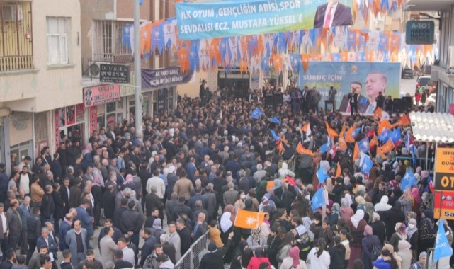 Ak kadrolardan miting gibi açılış (Video)
