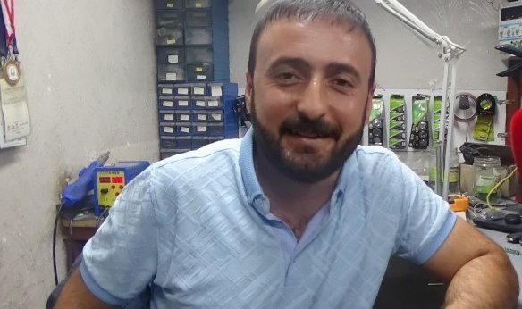 Şeker,artık eleman yetişmiyor, ilerleyen yıllarda robot üretilir belki insanlar yerine robotlar çalışır.