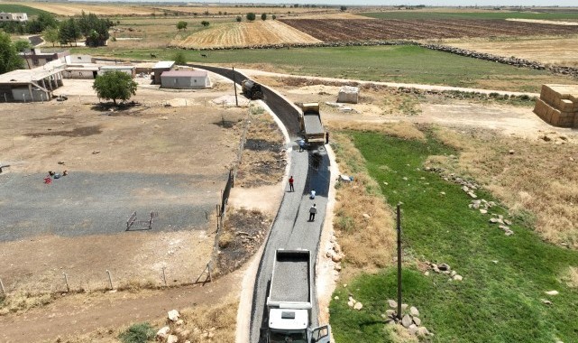 Büyükşehir Viranşehir'de yol kalitesini artırmak için sathi asfalt çalışmalarını hızlandırıyor (Video)