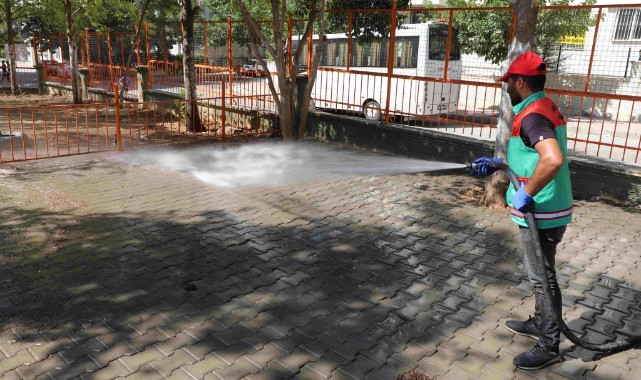 Karaköprü’de eğitim sezonu öncesi okullarda kapsamlı temizlik (video)