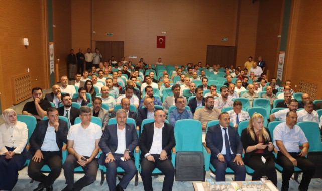 Yöneticilere belediye mevzuatı eğitimi verildi (video)