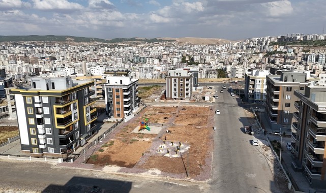 En fazla yeşil alana sahip ilçe Karaköprü’ye yeni parklar kazandırılıyor (video)