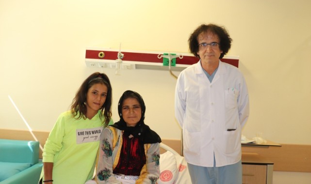 Harran üniversitesi hastanesinde başarılı ameliyatla hasta hayata yeniden gözlerini açtı (video)