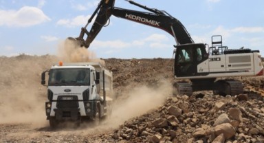 Şanlıurfa’da Kırsal Mahallelerin Ulaşım Sorunlarına Beton Çözüm