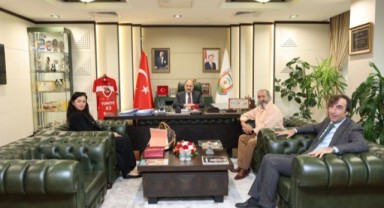 Şanlıurfa’da Halef Dizisinin Yıldızı, Başkan Gülpınar’ı Makamında Ziyaret Etti!