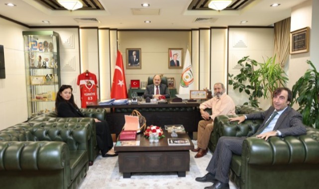 Şanlıurfa’da Halef Dizisinin Yıldızı, Başkan Gülpınar’ı Makamında Ziyaret Etti!