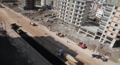 Şanlıurfa Siverek Yollarında Modern Ulaşım İçin Asfalt Serimi Sürüyor!