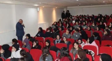 Karaköprü’de Liseli Öğrencilere Zararlı Alışkanlıklar Semineri!