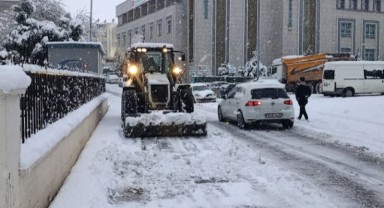 Şanlıurfa Haliliye’de Karla Mücadele Aralıksız Sürüyor!