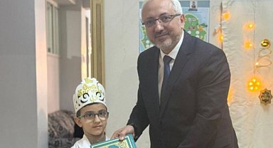 Şanlıurfa’da Küçük Öğrenci Hatim Programında Duygusal Anlar Yaşattı!