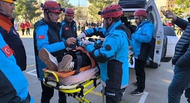 Şanlıurfa İl Sağlık Müdürlüğü’nden Deprem Haftası Etkinliği!