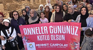 Şanlıurfa’da Anneler Hem Tarihi Gezdi Hem Piknik Yaptı