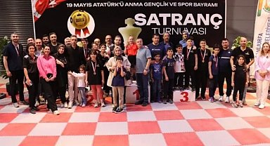 ŞANLIURFA'DA GENÇLER SATRANÇTA KIYASIYA YARIŞTI