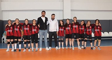 Şanlıurfa’da Ortaokullar Arası Voleybol Turnuvası Başladı