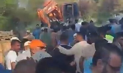 Birecik'te Yıkım Gerginliği: İş Yeri Sahibi Silahla Tepki Gösterdi