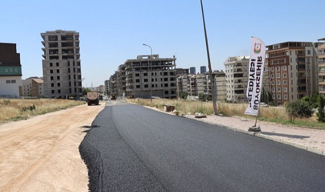 Şanlıurfa Büyükşehir'den Karaköprü'de ulaşımı rahatlatacak asfalt hamlesi