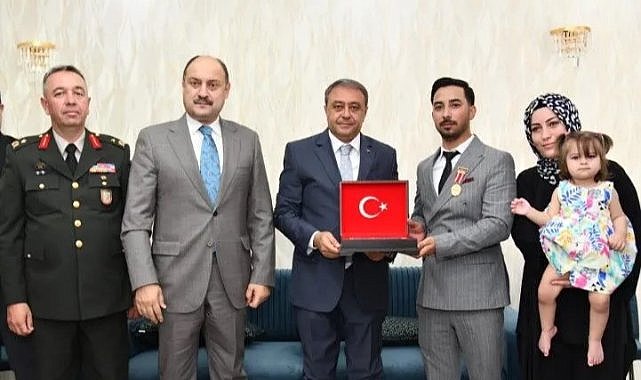 Şanlıurfa'da 15 Temmuz'da Şehit Ve Gazi Ailelerine Anlamlı Ziyaret!