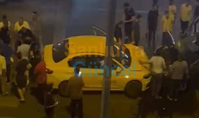 Şanlıurfa'da Korkutan Kaza! Çarpışan Araçlardan Biri Alev Aldı