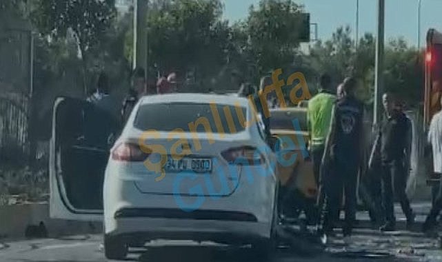 Şanlıurfa'da Peş Peşe Çarpıştılar! 4 Araç Hurdaya Döndü