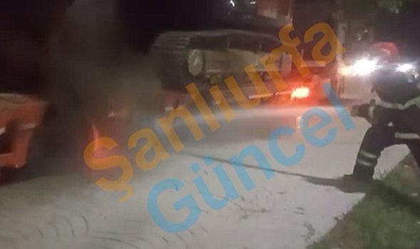 Şanlıurfa'da Seyir Halindeki Tırda Panik Yaratan Yangın