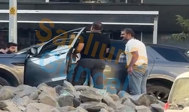 Şanlıurfa Karaköprü'de Hız Kazası: Otomobil Kavşağa Çıktı