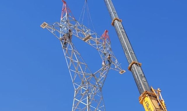 Şanlıurfa Akçakale’de elektrik direkleri tehlike saçıyor iddiası