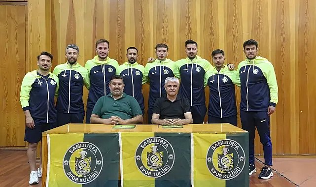 Şanlıurfaspor'dan 8 Futbolcuya Toplu İmza Töreni