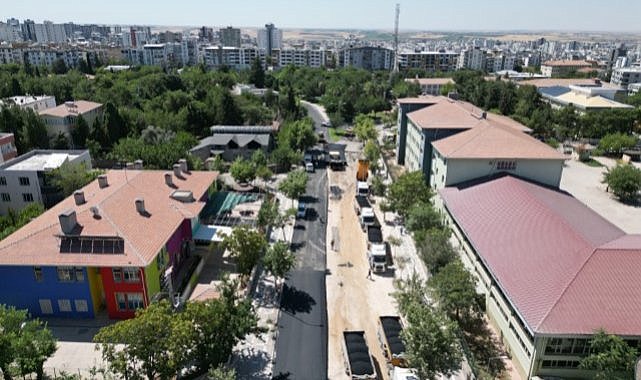 Siverek’te 1.100 metrelik güzergâhta yol çalışması