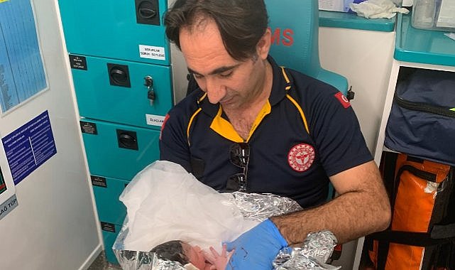 Şanlıurfa’da İki Bebek Ambulanslarda Dünyaya Geldi