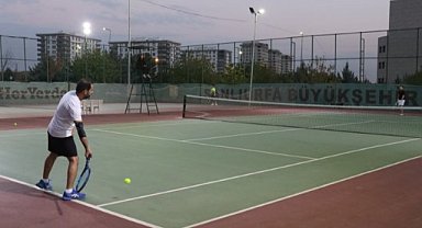 Şanlıurfa’da 140 Sporcu Tenis Turnuvasında Mücadele Ediyor