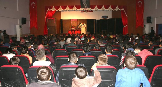 Şehir tiyatrosu Harran'da