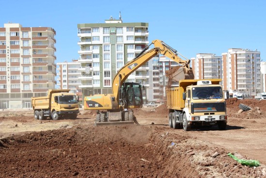 Haliliye Belediyesi Karşıyaka'da 20 yeni yol açtı
