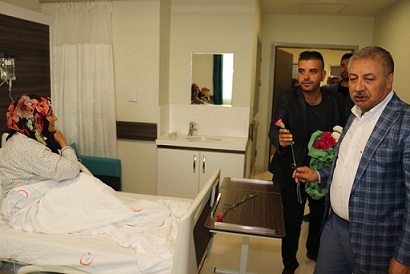 Birecik Belediye Başkanı Pınarbaşı’ndan hastalara ziyaret