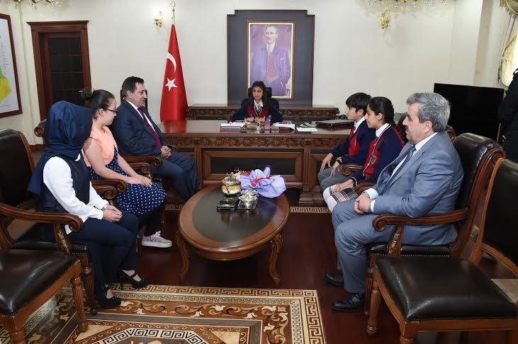 Vali İzzettin Küçük Koltuğunu Devir etti