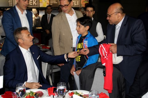 Beşiktaş camiası iftarda buluştu