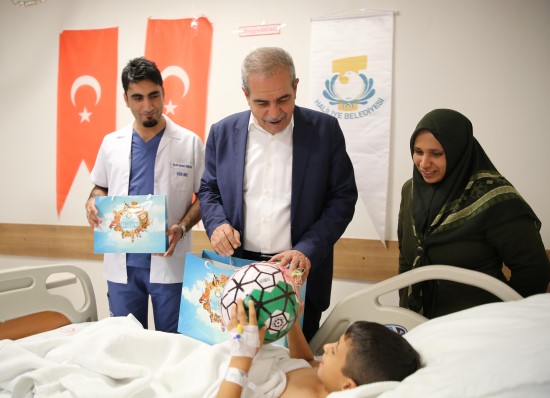 Demirkol, sünnet çocuklarını ziyaret etti