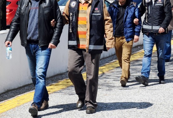 35 muvazzaf hakkında gözaltı kararı