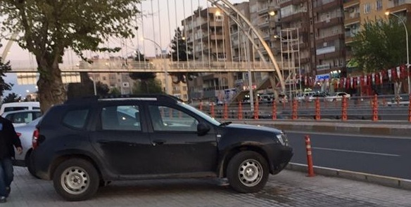 Urfa\'da Kaldırımlar Otopark Oldu